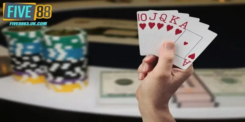 Quy tắc thực hiện vòng đánh bài cơ bản trong Liêng